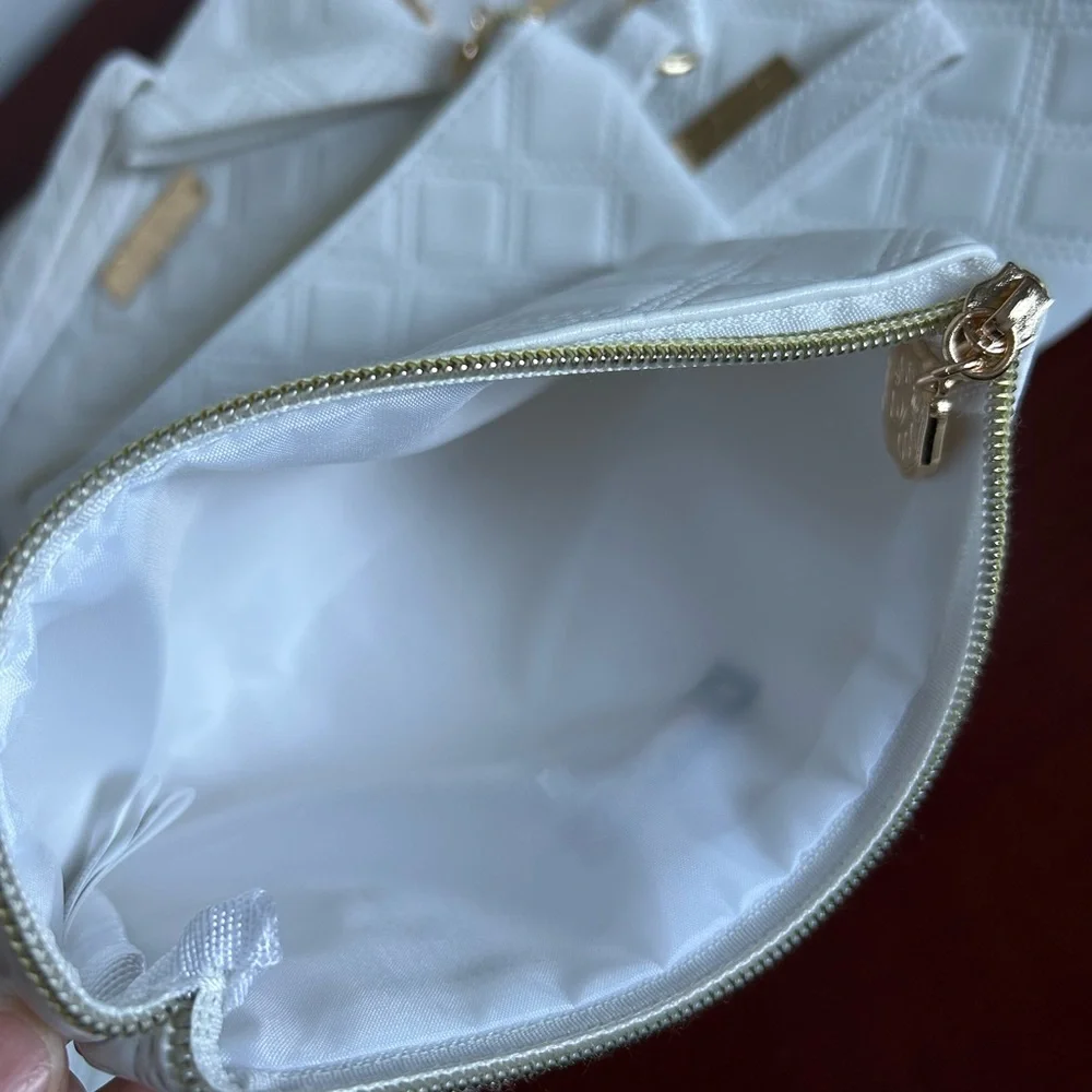 2xShiseido White Quilted Wristlet Pouch with Gold Accents - Picture 2 of 2